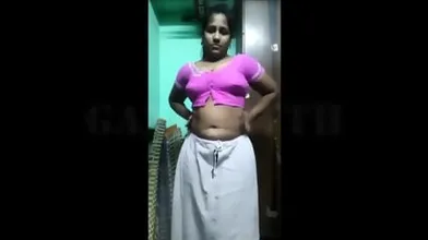 Desi Tamil Aunty Nude Striping Cilps