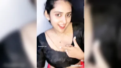 Tamil Girl Navel Show In Tango Live - Show Gurl