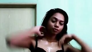 Sexy Tamil Girl Record Her Nude Video