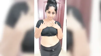 Sharmy Tamil Insta Influencer Seducing Hot