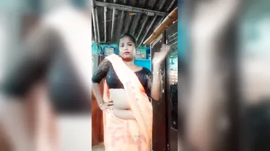 Tamil Morattu Nattu Katta Aunty Dancing And Showing Fatty Big Shaggy Boobs And Pussy