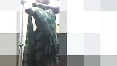 Indian Hot Tamil Aunty Removing Dress