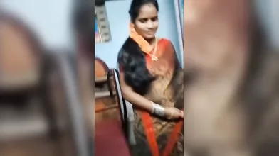 Desi Hot Tamil Item Vachila Aunty Hard Fingering Blowjob Show - Yami Femjoy