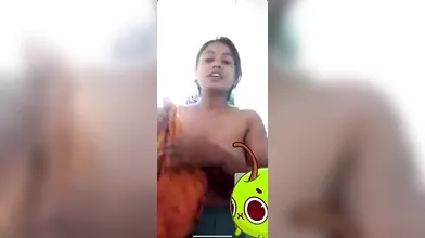 Sexy gf showing boobs part 2