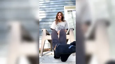 Amateur Foot Fetish Girlfriend Sucks and gives a Footjob
