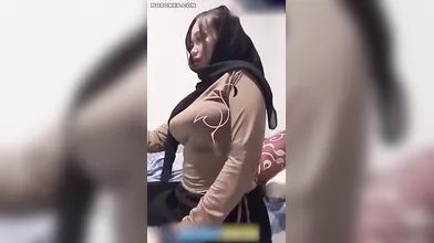 Bokep Indo Tante Hijab Toge Montok Diewe Ponakan - PoopHD.mp4... Speed: 3.83 Mbps - Zahra Elise