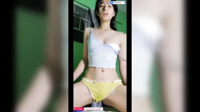 Bokep Indo Emilia Tocil Colmek Pake Dildo Bening