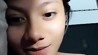 Bokep Indo VCS Ditemenin Dinda Cantik Tobrut