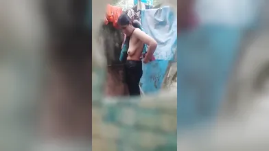 Bhabi bathing part 1