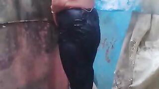 Bhabi bathing part 2