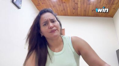 Latina Vanessa supplies a blowjob like a professional and almost catches us. 1wi