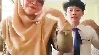 Viral Guru Cantik Vs Murid