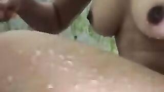 Ngintip Mandi Bidan Desa Body Mulus