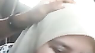Bini Orang Bertudung Sangap