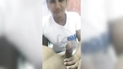 Matter aunty show her boobs and sucking