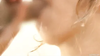 爆乳お姉さまのイケイケビキニでパイずり
