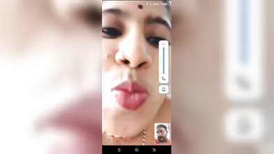 Mallu aunty show everything in video call