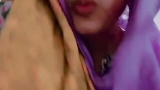 Mallu bhabi show her boobs