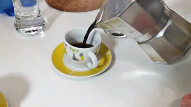 LA TAZZA DI CAFFE XXX PARODY - Veronica Belli