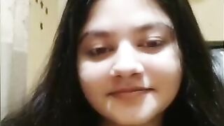 Big boobs gf show her melon