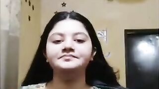 Big boobs gf show her melon