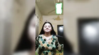 Big boobs gf show her melon