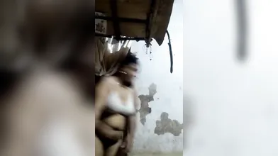 Aunty change dress self recording send to husband friend
