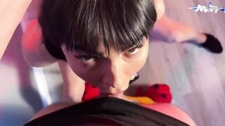 Hot dark-haired deep mouths and gets jizz in her throat - hottest XXX porn!