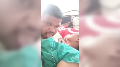 Tamil hot aunty boobs show