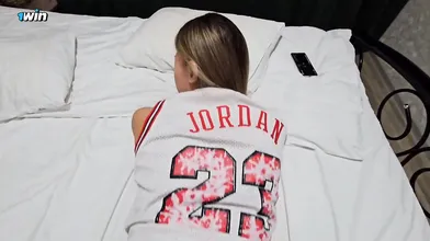 Hot Milf, Chicago Bulls fan, agreed to Anal Riding and Anal Creampie.
