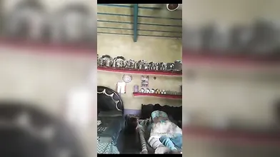 Indian Pakistani Homemade Teen Couple - Johnny Goodluck