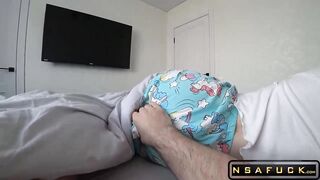 I Share a Bed with my Innocent 18yo Stepsister p2