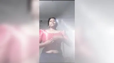 Tamil beautiful village girl show her boobs