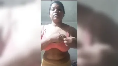 Tamil beautiful village girl show her boobs