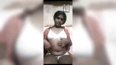 Sexy mallu girl show her full body