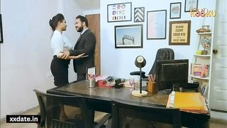 Boss Ke Sath Office Me Chudai Jor Se Bitha Kar