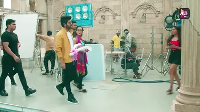 Mami Ko Ekala Pa Kar Pel Diya