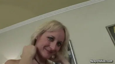 Huge tits MILF Laurine sucks and fucks big dick lover Leslie Taylor