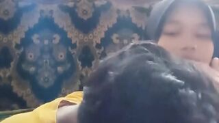 Bokep ABG Indonesian Main Sama Pacar Dikamar Waktu Sepi