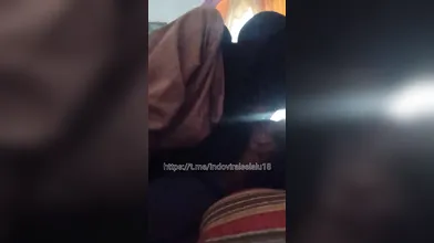 Bokep ABG Indonesian Ngentot Sama Pacar Sampe Crot Dirumah
