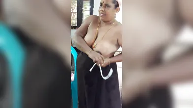 Tamil amma big milky boobs show