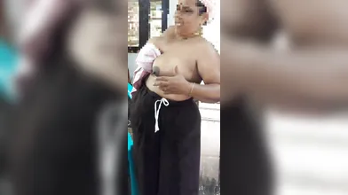 Tamil amma big milky boobs show
