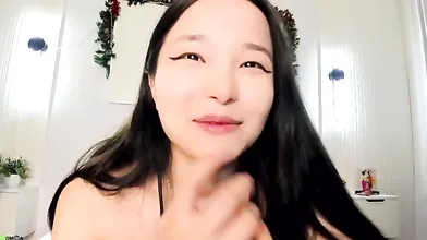 Omege japanese girl with big boobs on cams