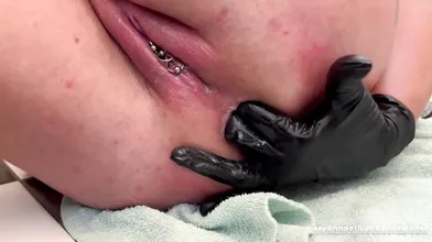 Pola Fingerings Anal Masturbate And Pee On The End