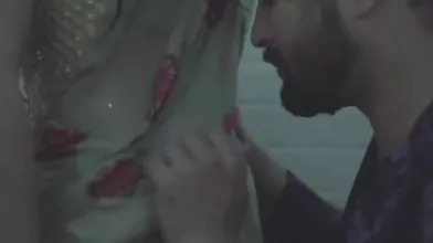 Wife ko romantic mood me pela