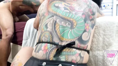 Prostitut garotas de programa para meu marido, mostrando os peitos molhados - se