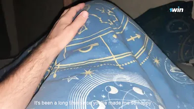 Stepplayfellow's daughter sneaked under the blanket and gave her stepfather a bl