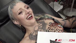 River Dawn Ink sucks cock after her new pussy tattoo