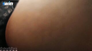 Amateur college tramp with a fat joy button masturbates in the car while driving