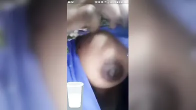 Tamil Ladki Ki Solo Boob Show Video